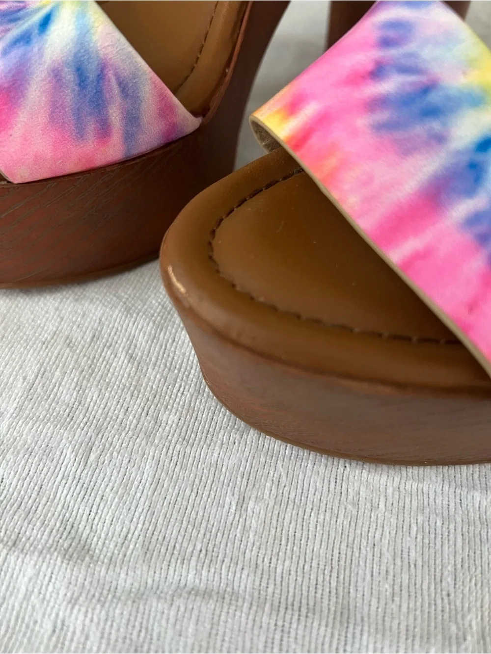 Gianni Bini Tie Dye Platform Heels Size 7.5